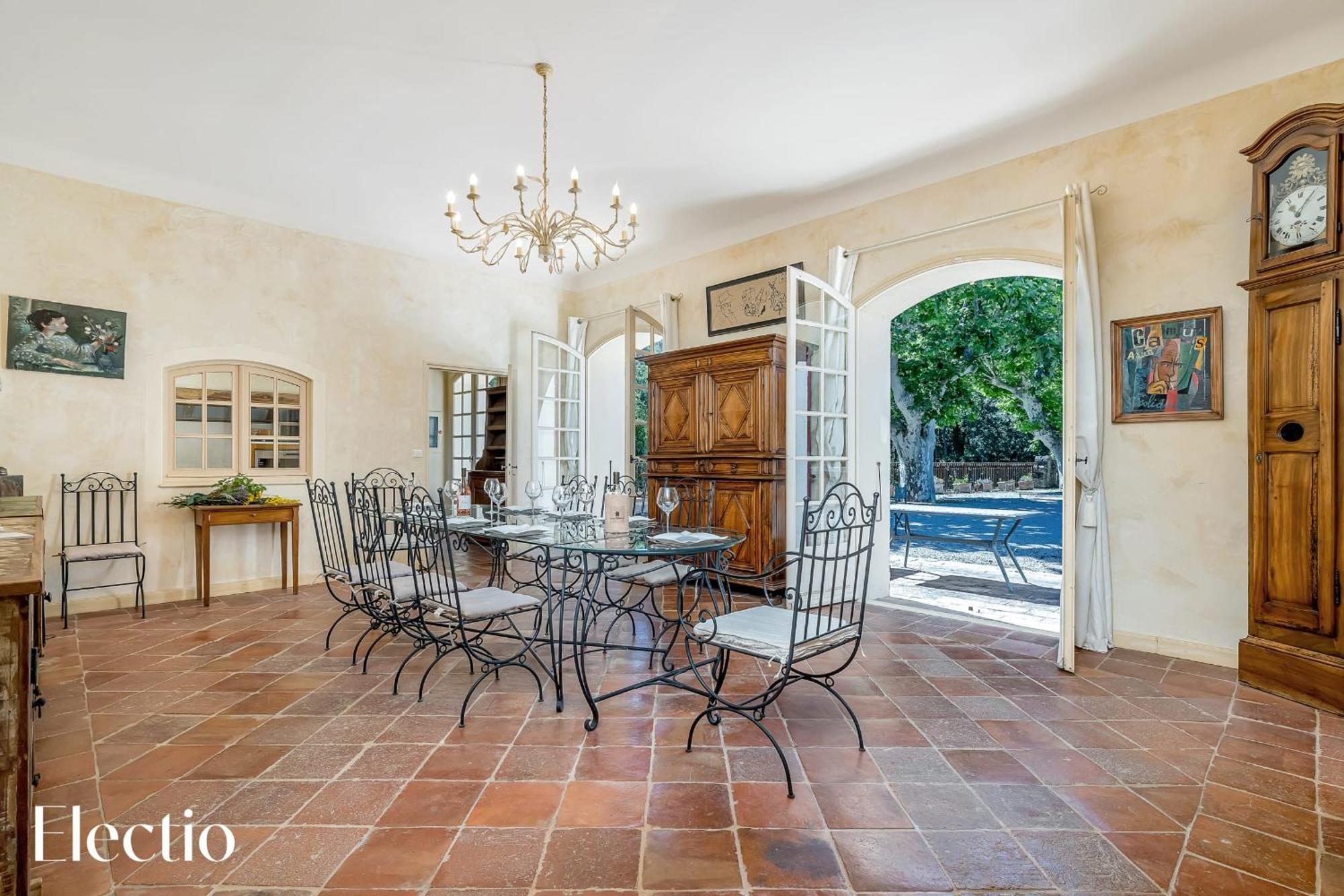 Bastide Domaine Tour Campanets Aparthotel Le Puy-Sainte-Reparade Exterior photo